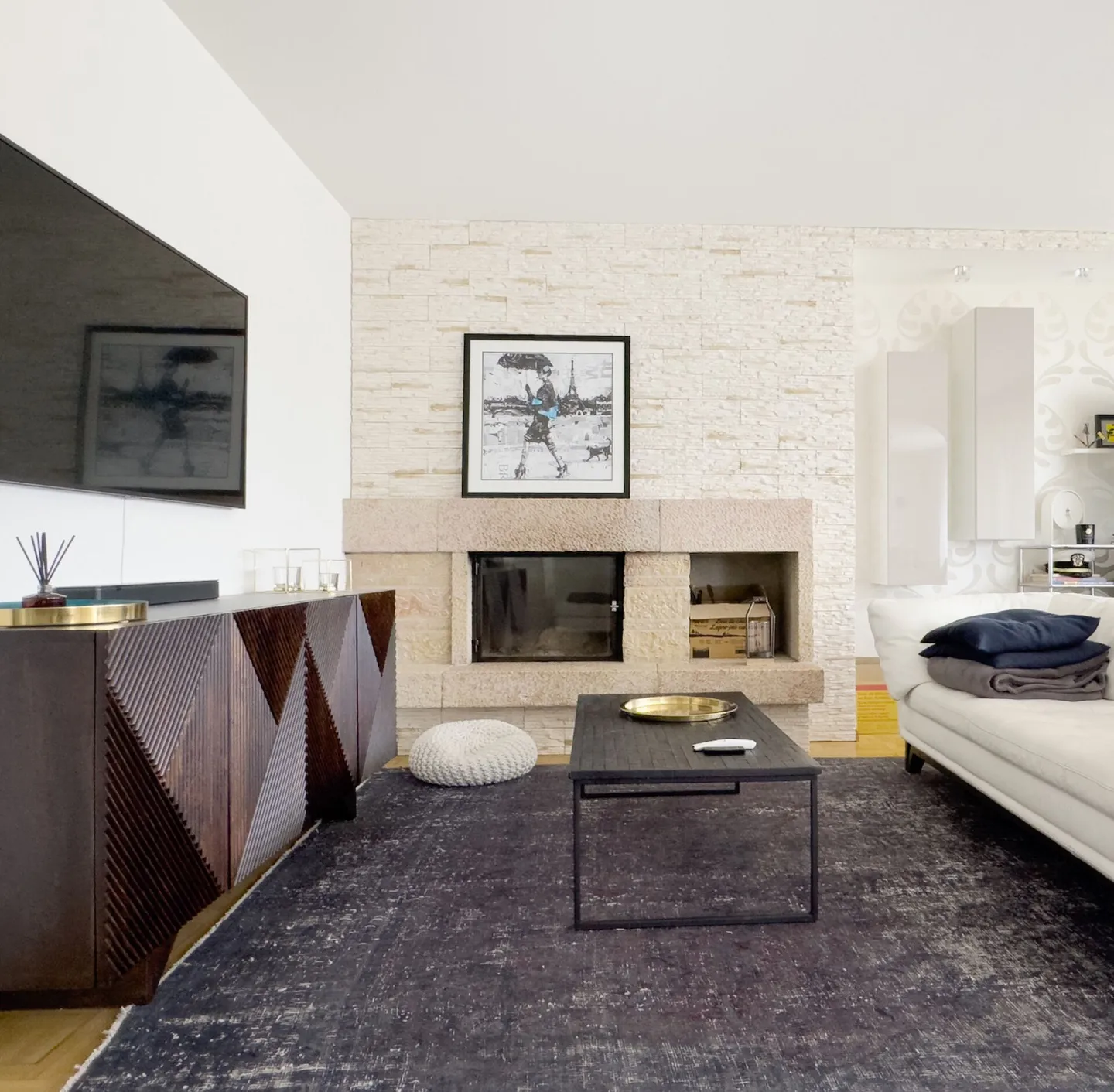 5-room condominium in a sunny and child-friendly residential area - Photo 2 of 32