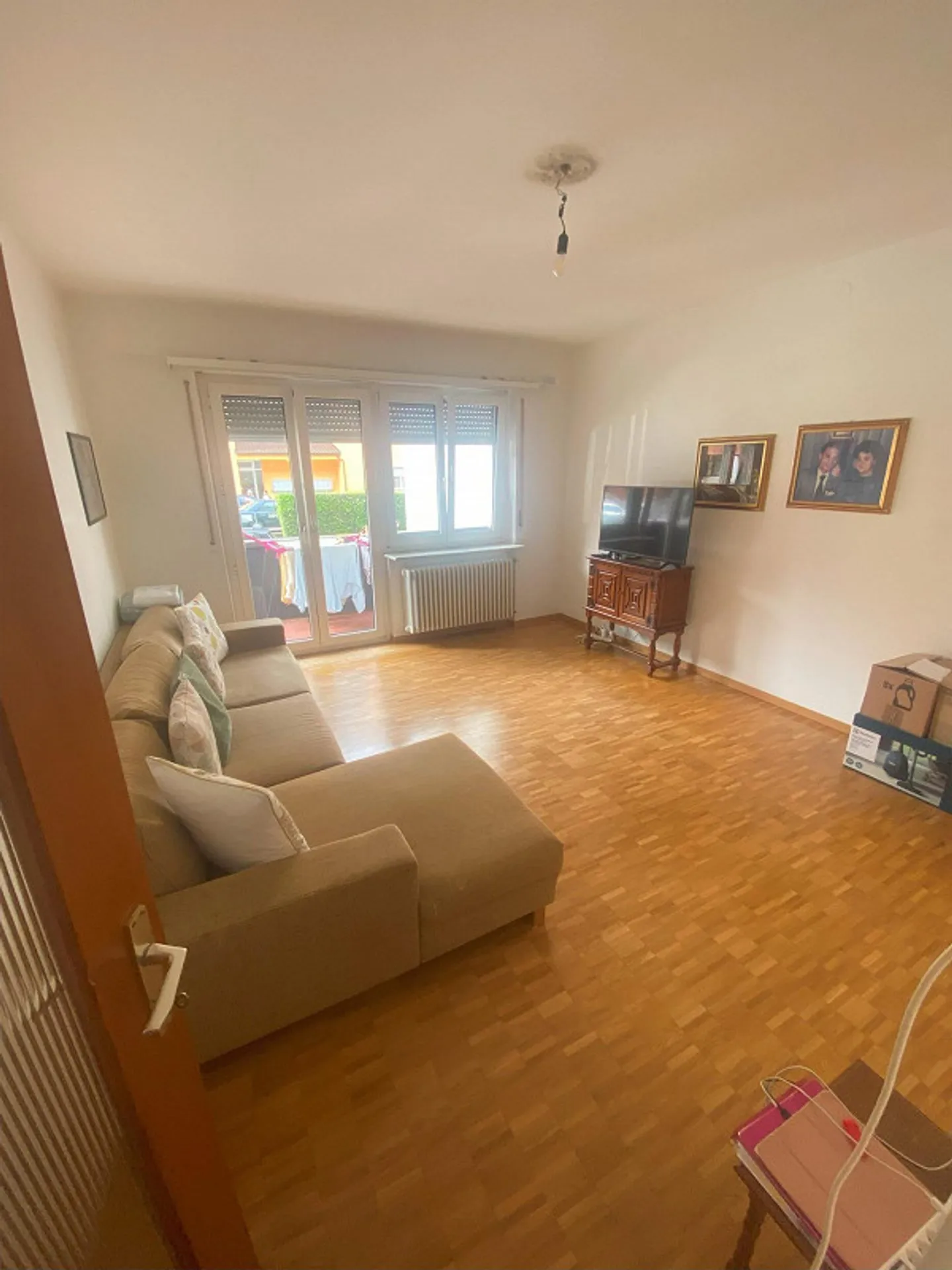 ZU VERMIETEN 3.5 Zimmer 1. Stock - Foto 1 von 3