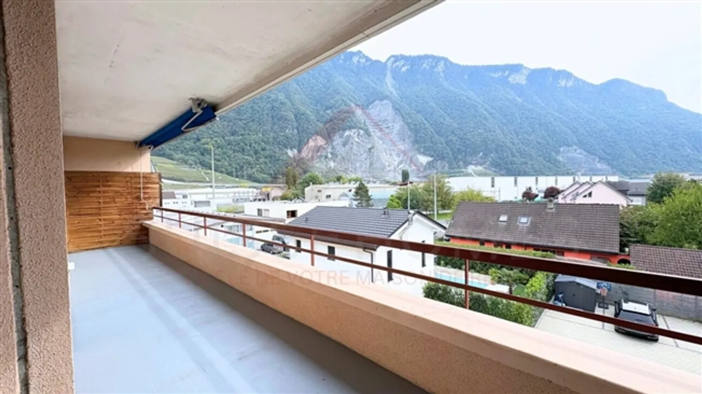 Villeneuve - Appartement 4.5 pièces avec balcon sud panoramique - Photo 2 sur 11