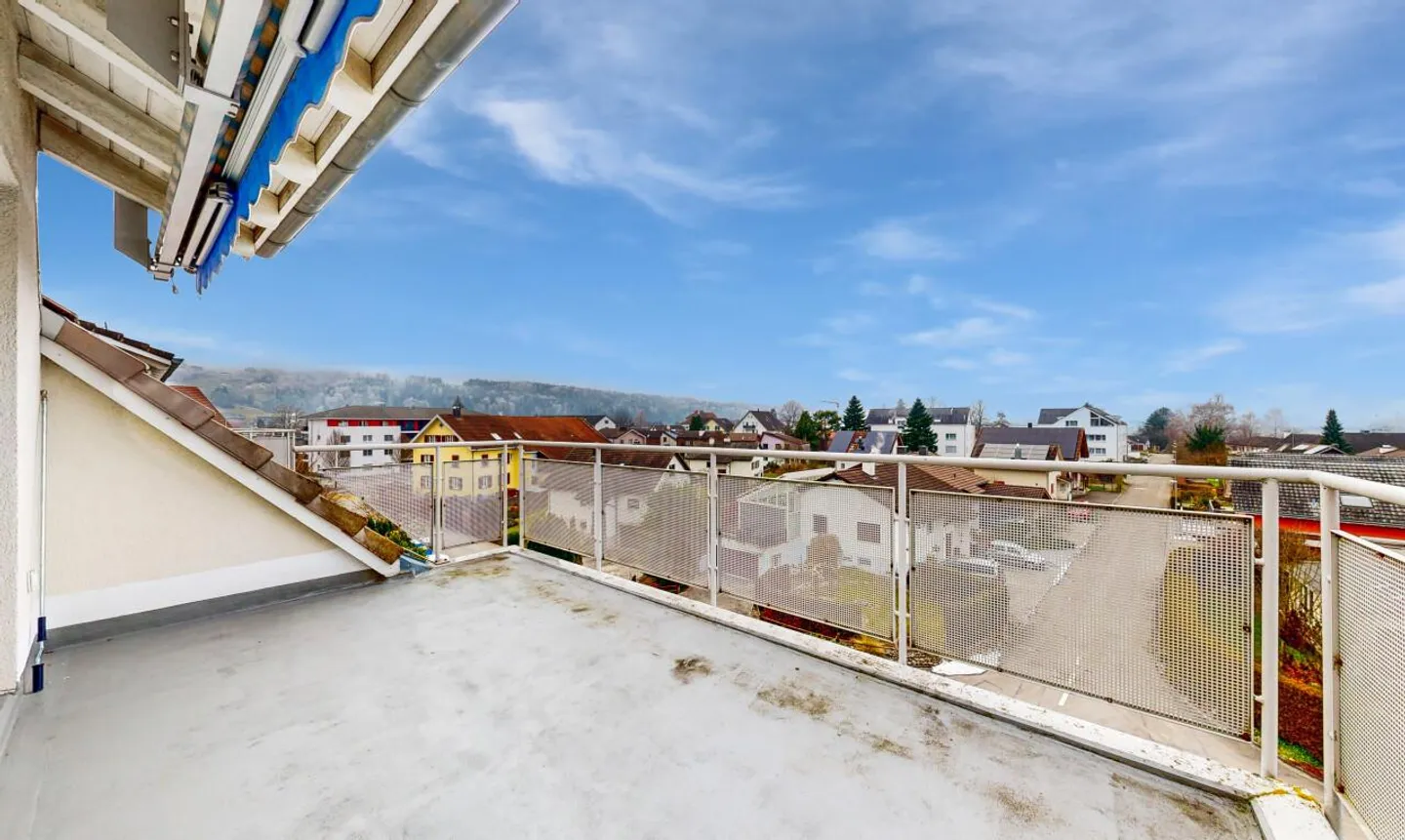 Appartamento attico di 3,5 locali soleggiato con vista panoramica - Foto 2 di 11