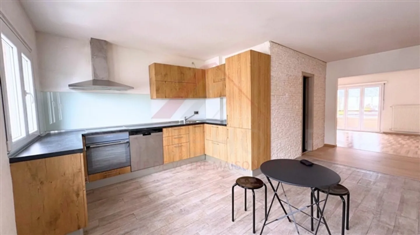Villeneuve - Appartement 4.5 pièces avec balcon sud panoramique - Photo 4 sur 11