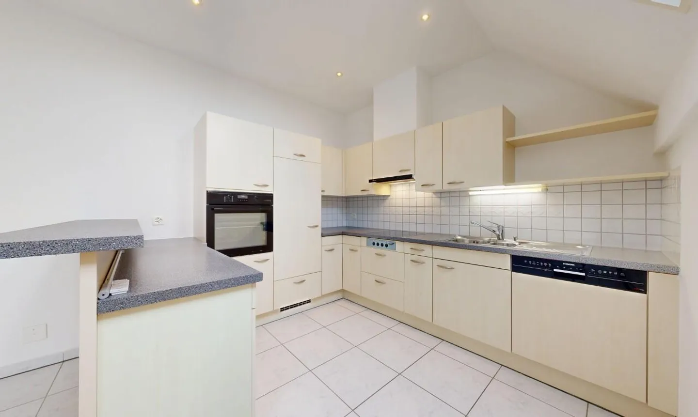 Appartamento attico di 3,5 locali soleggiato con vista panoramica - Foto 3 di 11