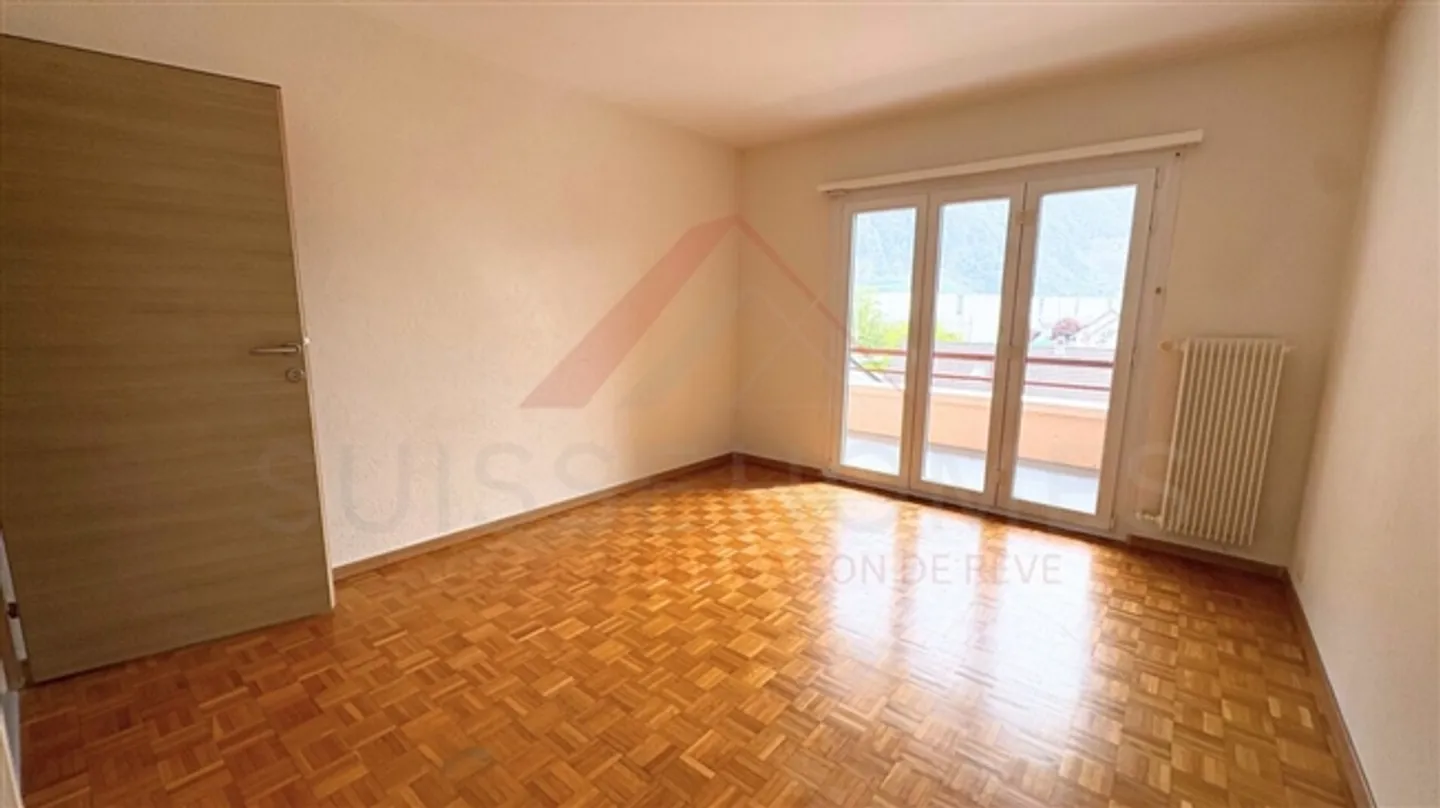 Villeneuve - Appartement 4.5 pièces avec balcon sud panoramique - Photo 10 sur 11