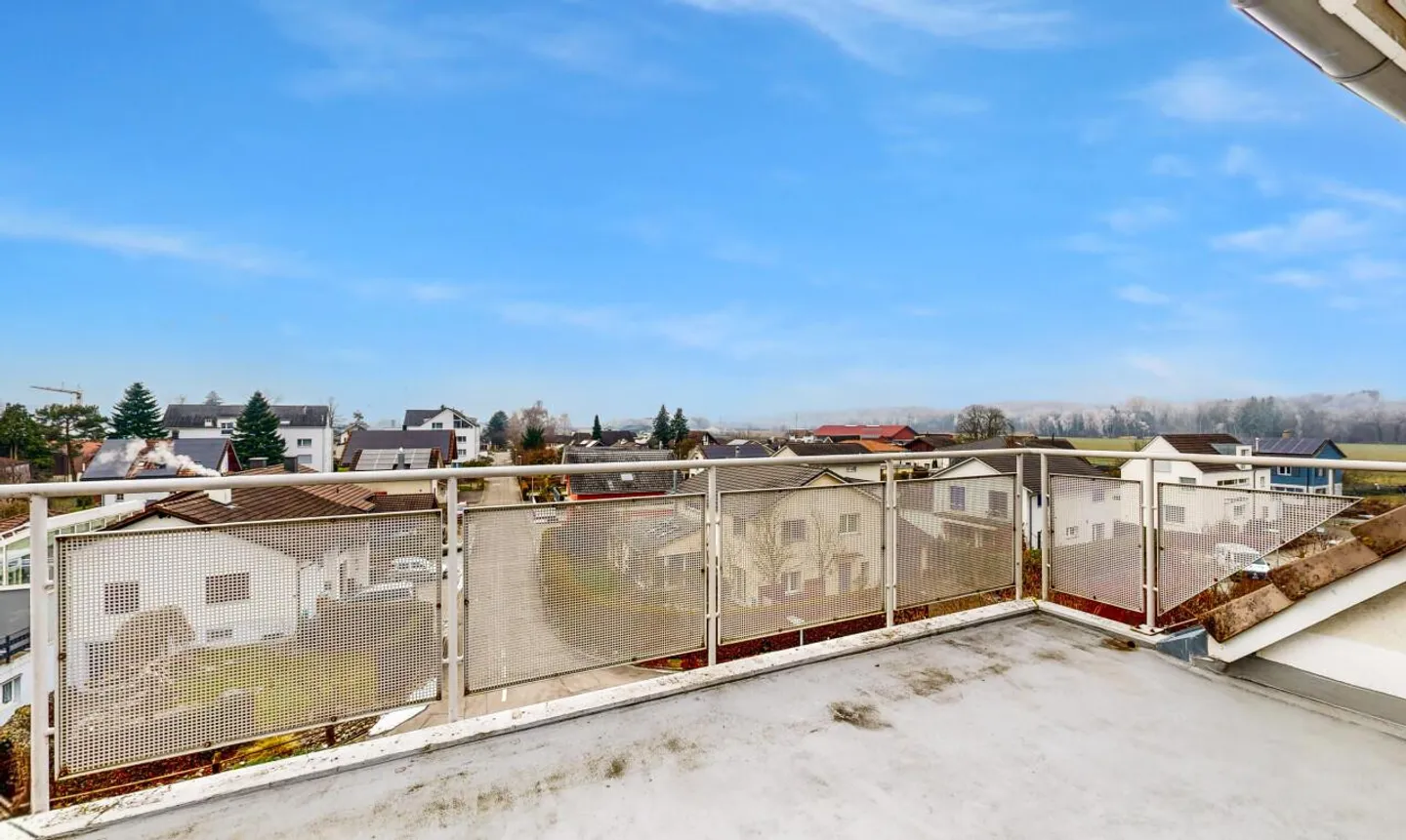 Appartamento attico di 3,5 locali soleggiato con vista panoramica - Foto 5 di 11