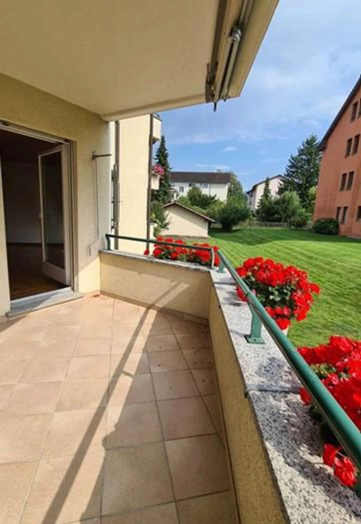 4.5 Room Apartment in a Quiet, Central Location - Photo 3 of 13