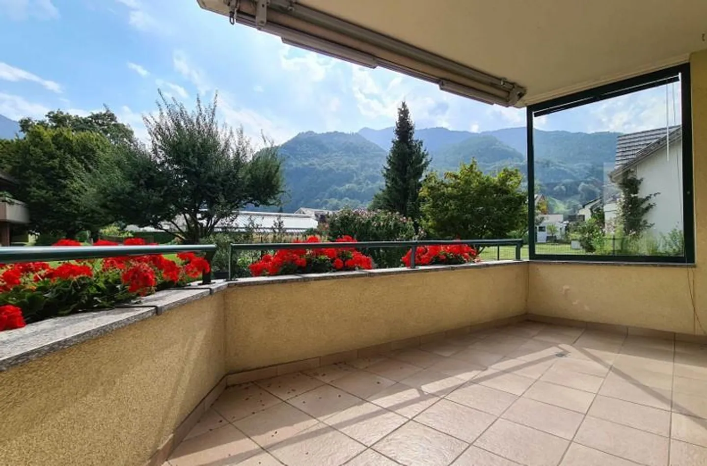 4.5 Room Apartment in a Quiet, Central Location - Photo 4 of 13