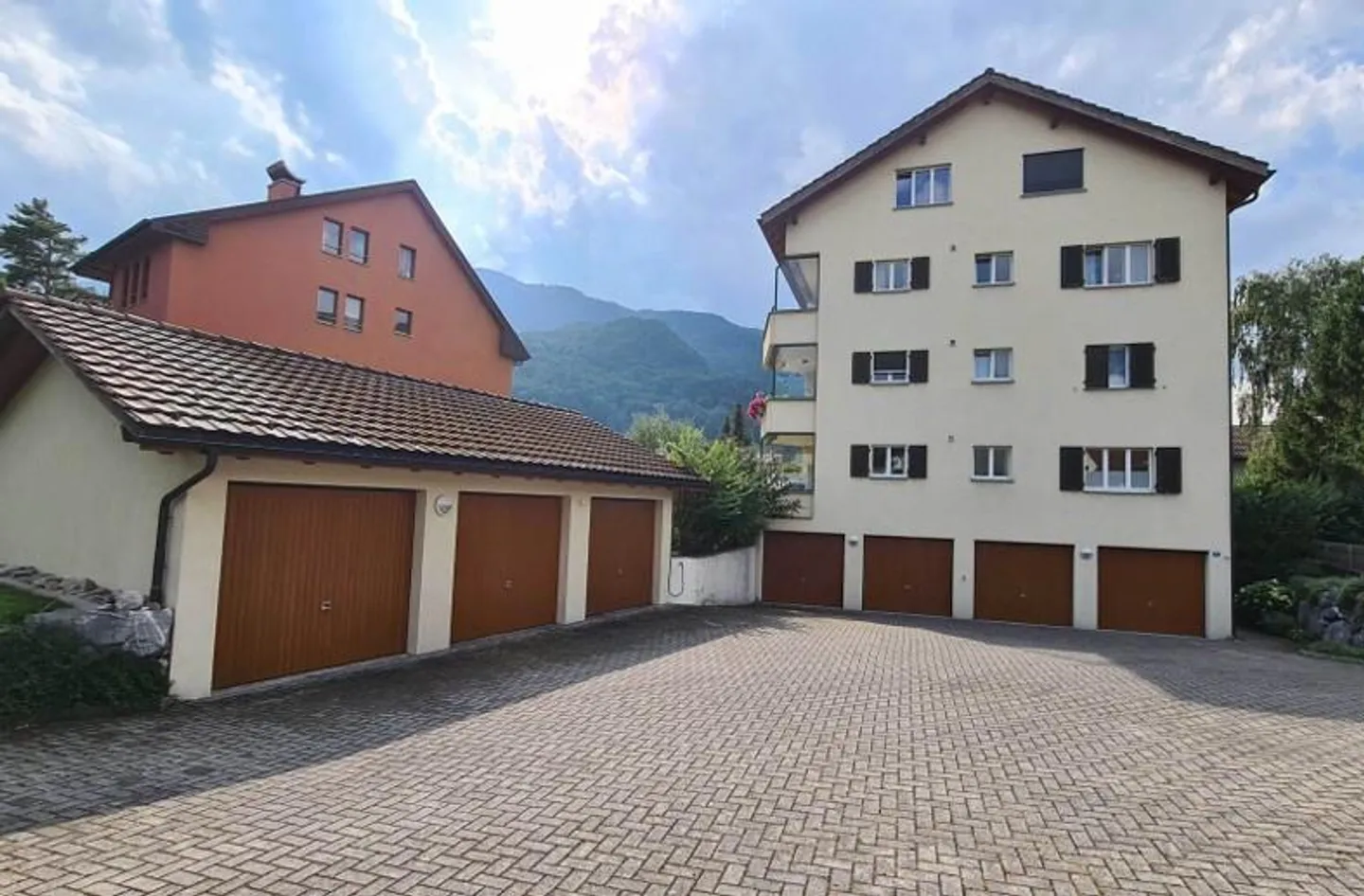 4.5 Room Apartment in a Quiet, Central Location - Photo 5 of 13