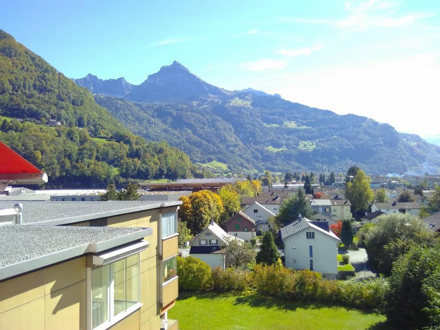 Helle Wohnung mit Weitblick - Foto 1 von 2