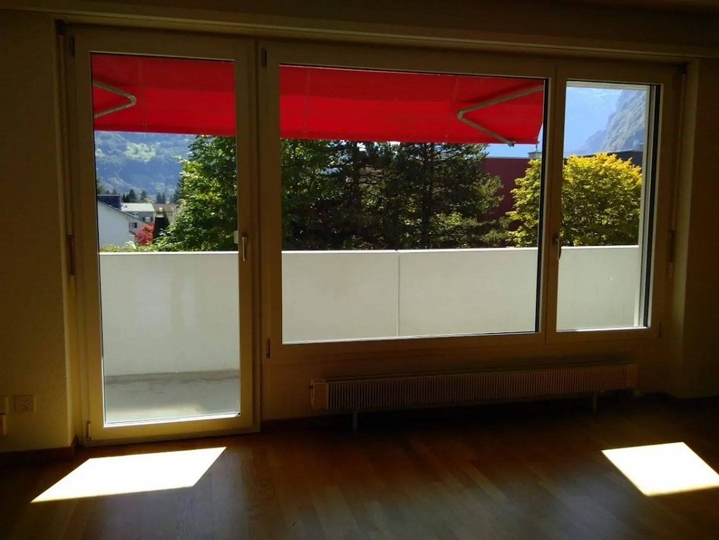 Helle Wohnung mit Weitblick - Foto 2 von 2