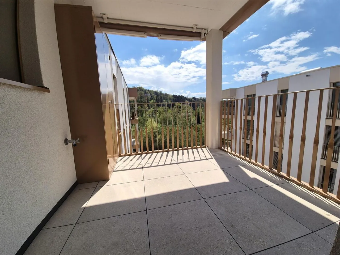 Berges 2 - Appartement de 2,5 pièces au dernier étage - Photo 2 sur 8