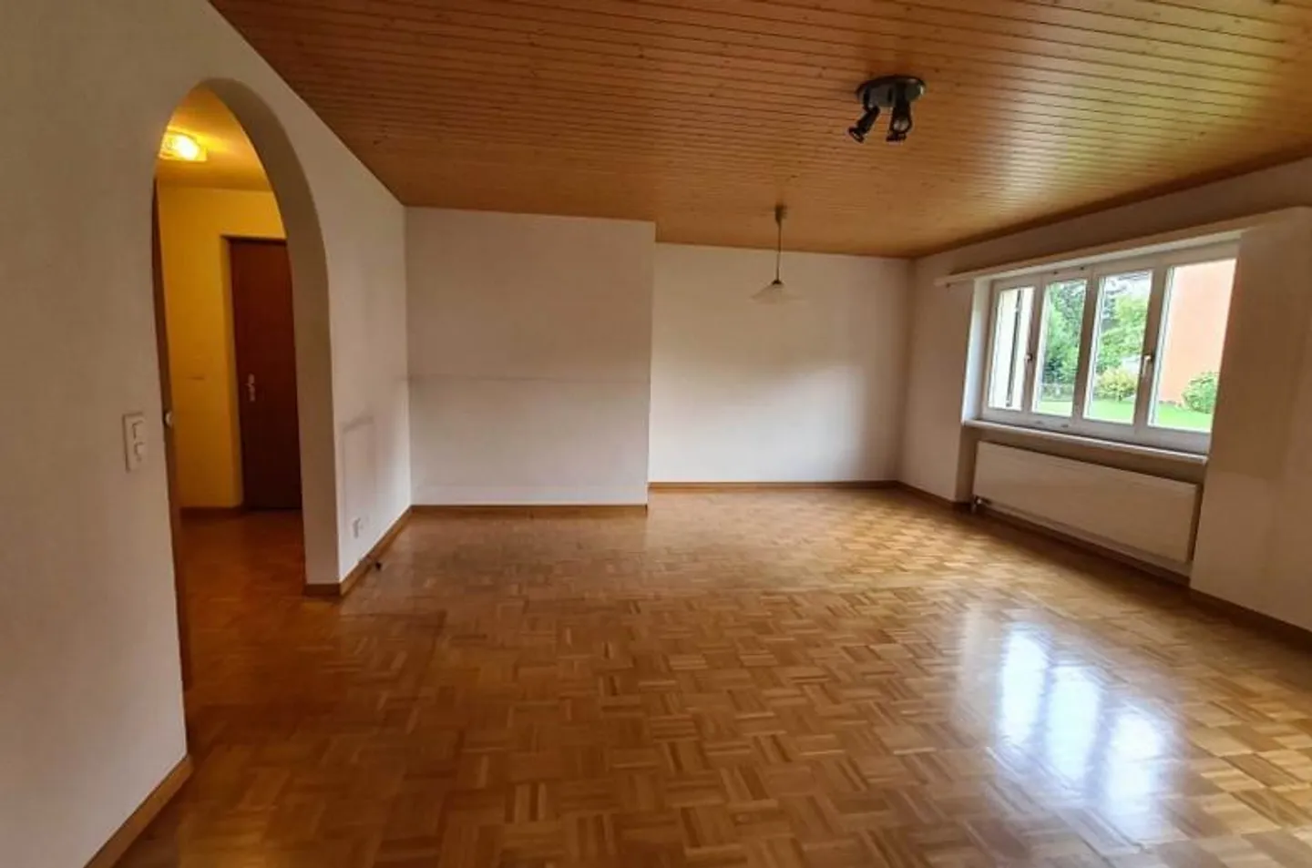 4.5 Room Apartment in a Quiet, Central Location - Photo 9 of 13