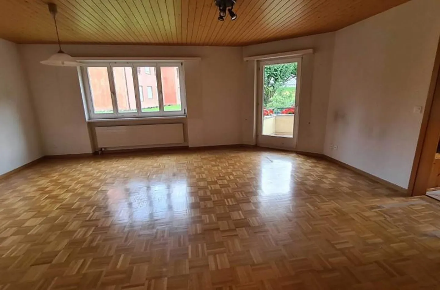 4.5 Room Apartment in a Quiet, Central Location - Photo 8 of 13