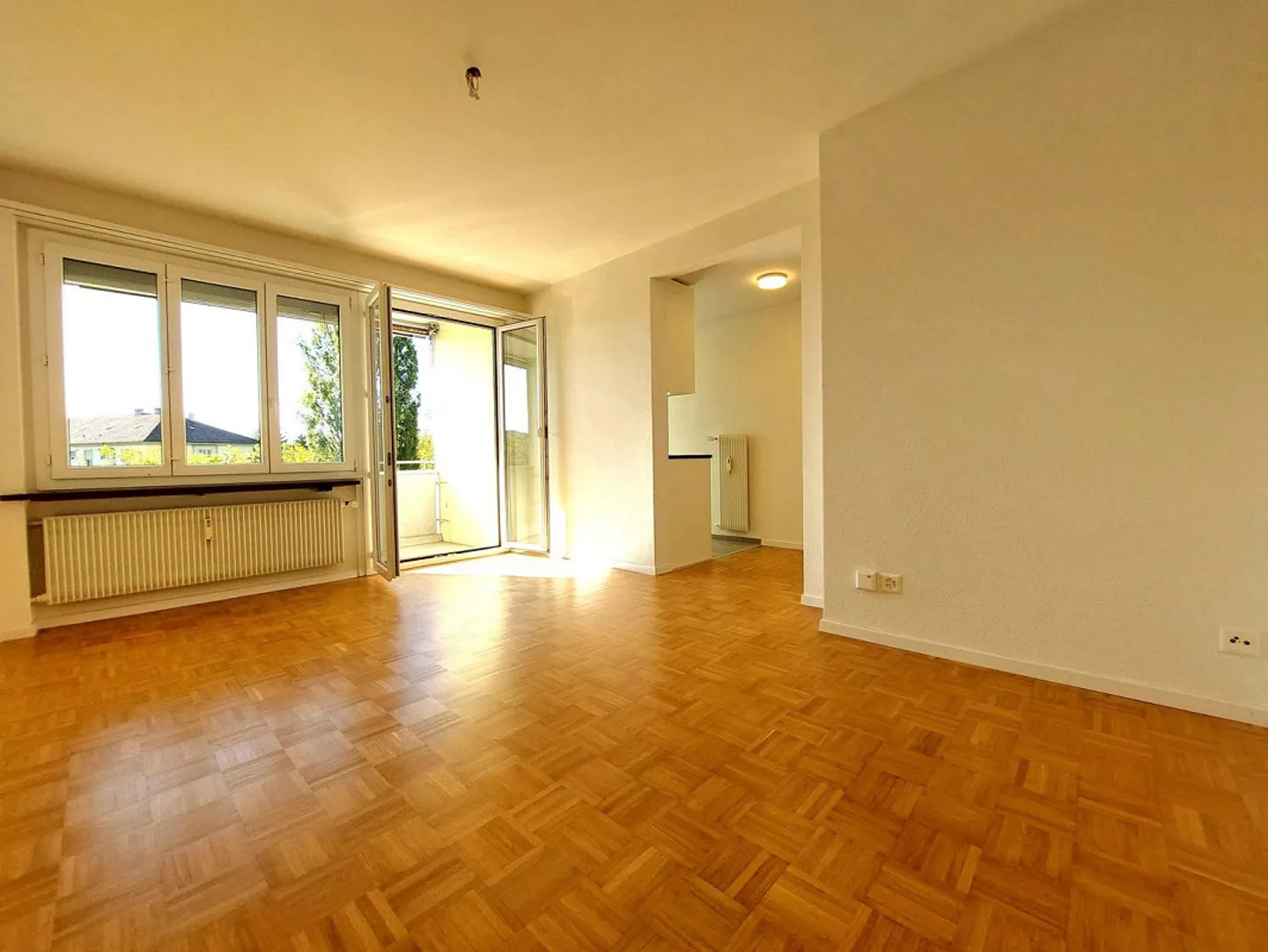 Appartement 2 pièces fraîchement rénové avec balcon - Photo 5 sur 8