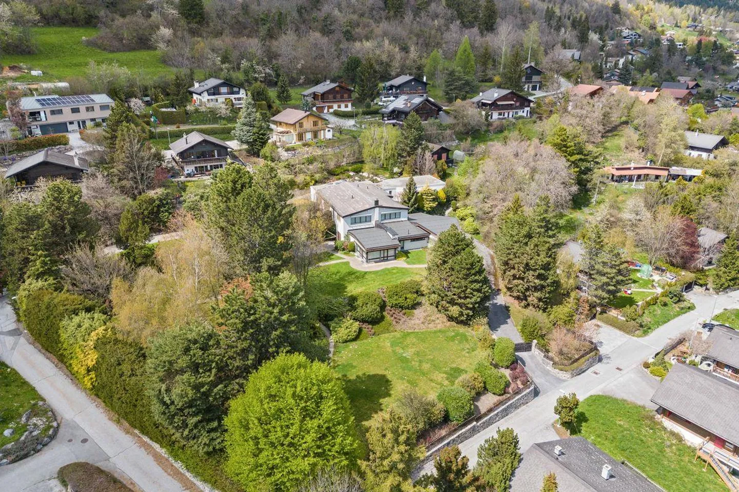 Chalet for sale - Photo 1 of 13