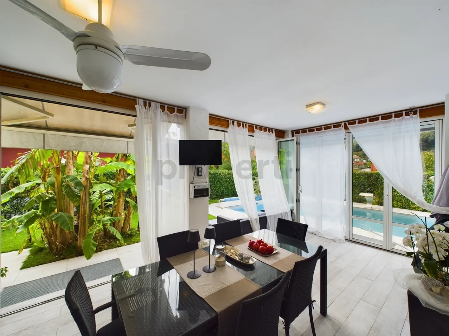 Stilvolles Einfamilienhaus mit Garten und Pool in Riva San Vitale - Foto 5 von 10