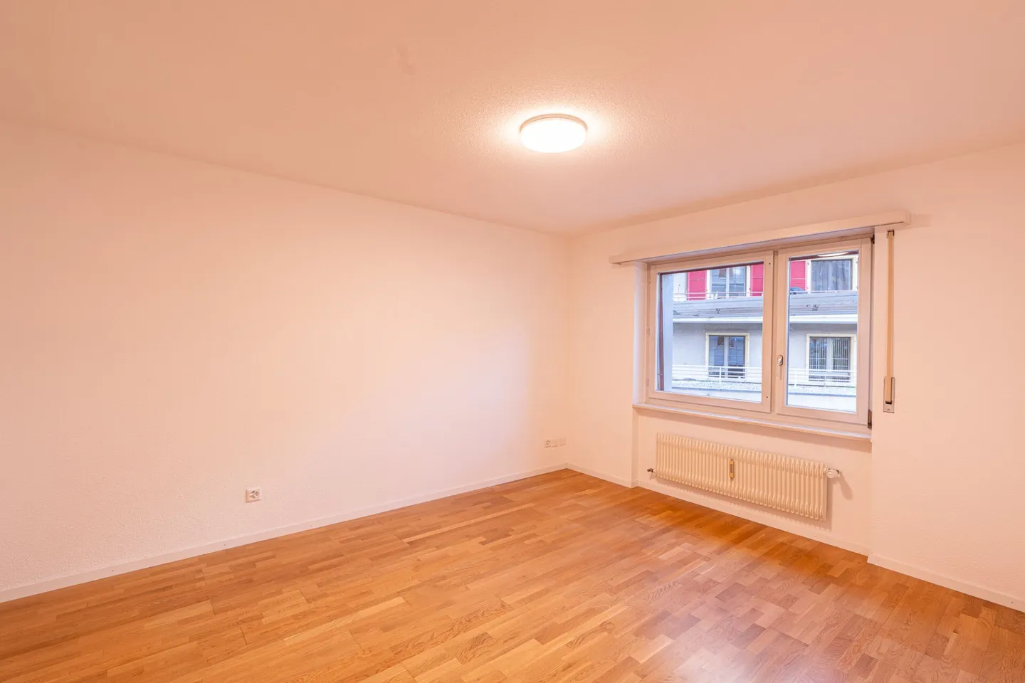 Zentrale 4.5-Zimmerwohnung im Herzen von Brig - seltene Gelegenheit an begehrter Lage - Foto 3 von 8