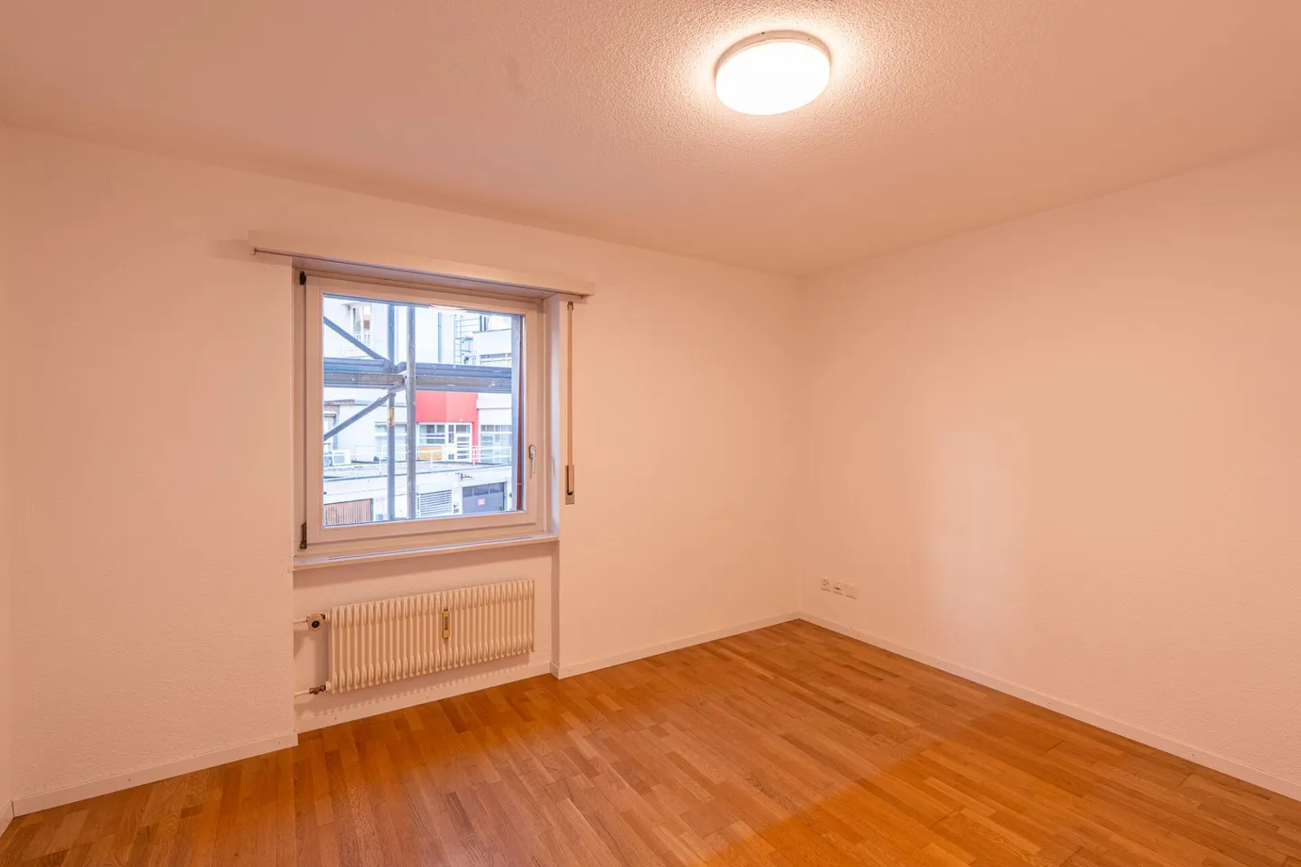 Zentrale 4.5-Zimmerwohnung im Herzen von Brig - seltene Gelegenheit an begehrter Lage - Foto 4 von 8