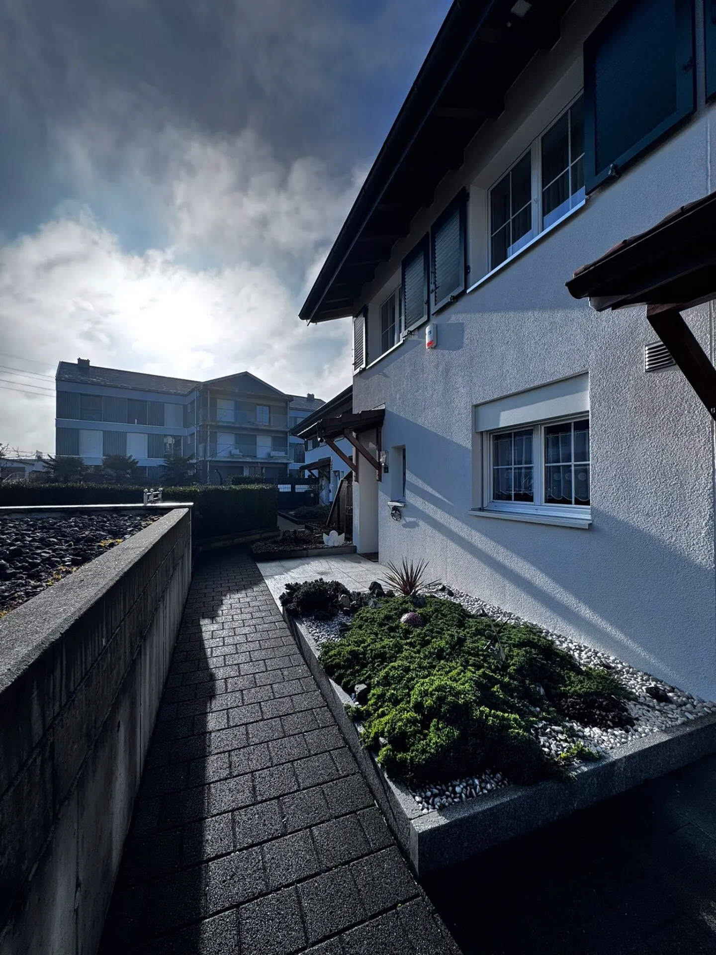 Casa a schiera di 4,5 stanze ben tenuta con giardino, area salotto e forno per pizza - incl. 1 posto auto in garage e 1 posto auto esterno - Foto 11 di 31