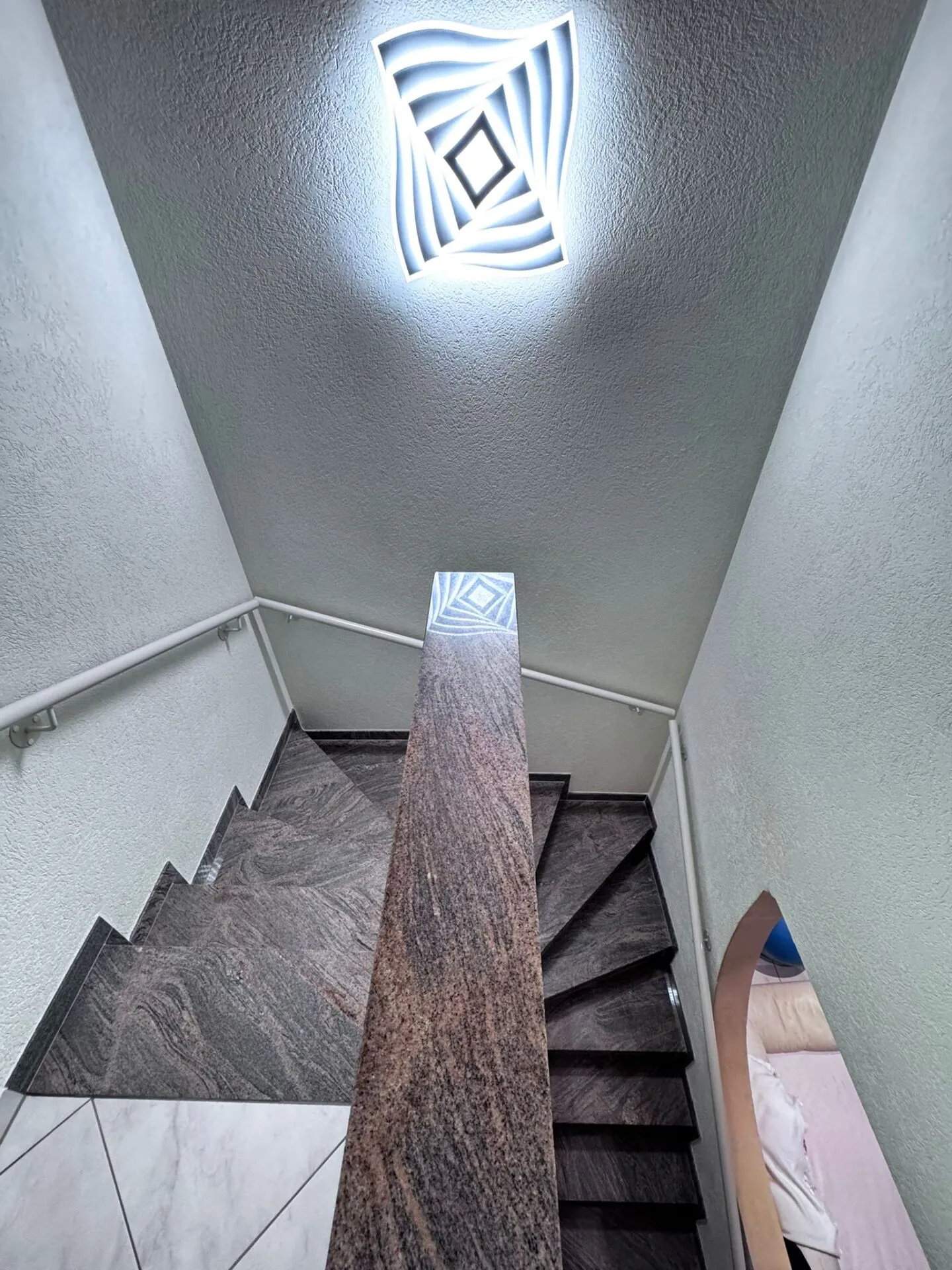 Casa a schiera di 4,5 stanze ben tenuta con giardino, area salotto e forno per pizza - incl. 1 posto auto in garage e 1 posto auto esterno - Foto 12 di 31