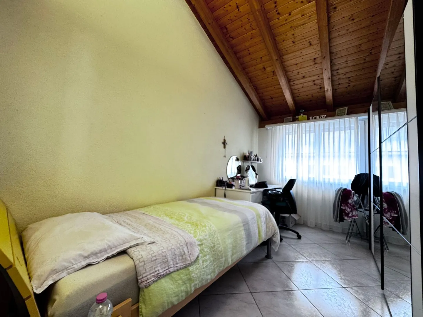 Casa a schiera di 4,5 stanze ben tenuta con giardino, area salotto e forno per pizza - incl. 1 posto auto in garage e 1 posto auto esterno - Foto 14 di 31