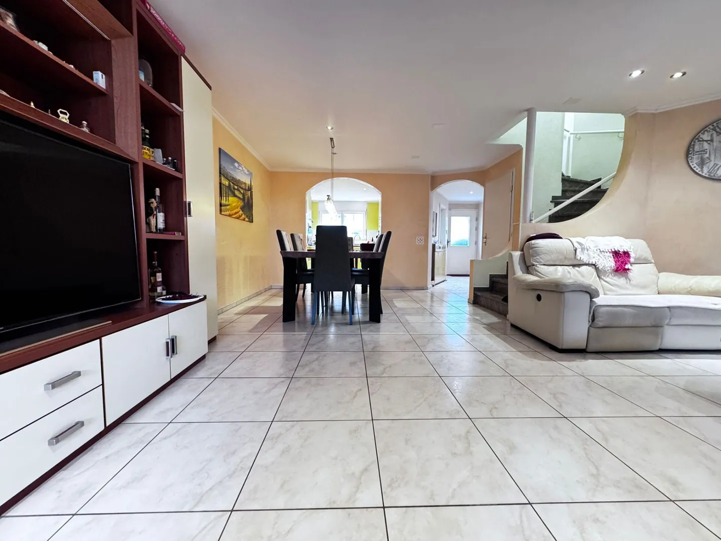 Casa a schiera di 4,5 stanze ben tenuta con giardino, area salotto e forno per pizza - incl. 1 posto auto in garage e 1 posto auto esterno - Foto 21 di 31