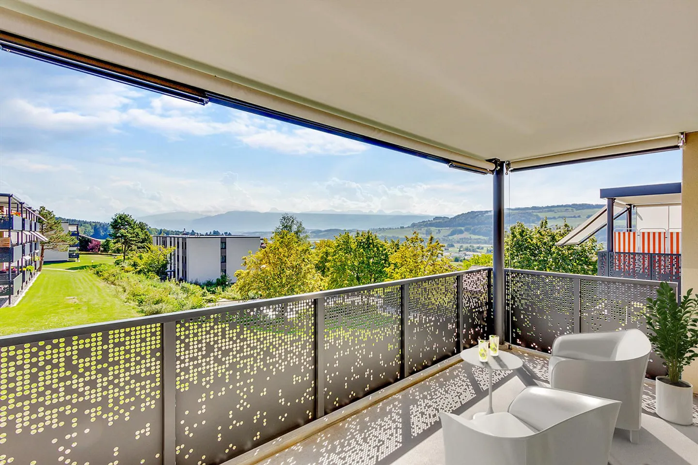 The Bernese Alps in front of the window and the Aare Valley at your feet… - Photo 8 of 8