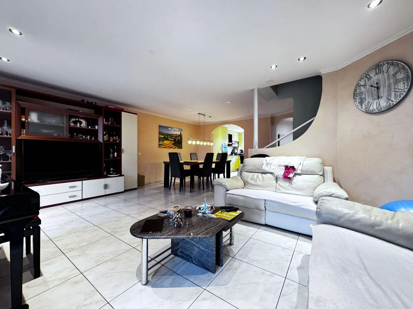 Casa a schiera di 4,5 stanze ben tenuta con giardino, area salotto e forno per pizza - incl. 1 posto auto in garage e 1 posto auto esterno - Foto 20 di 31