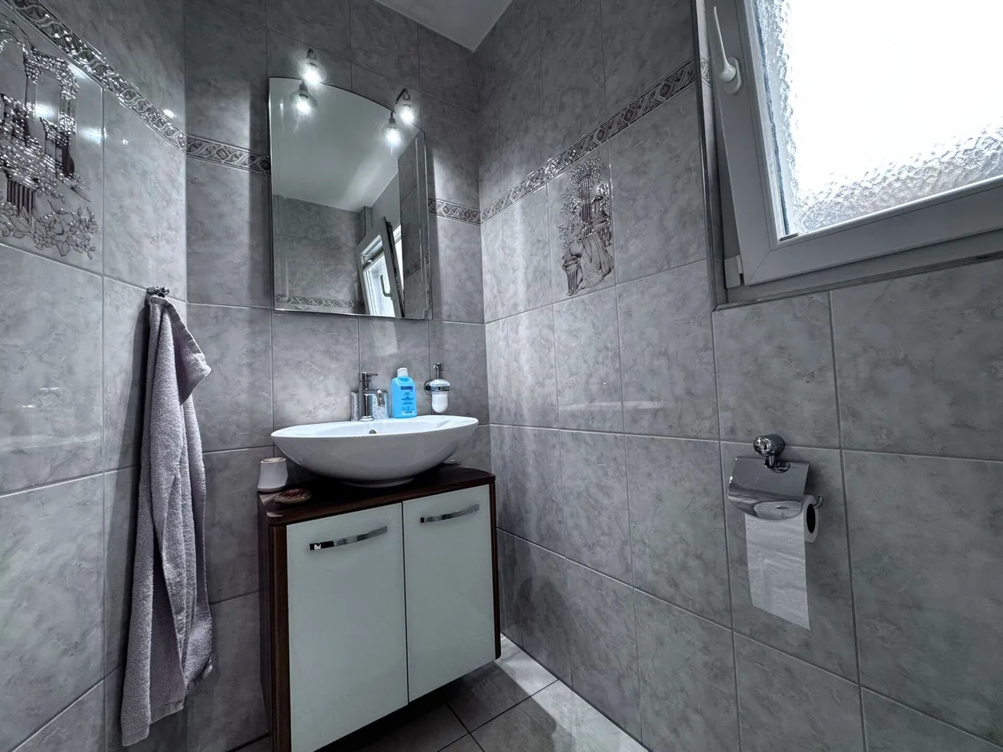 Casa a schiera di 4,5 stanze ben tenuta con giardino, area salotto e forno per pizza - incl. 1 posto auto in garage e 1 posto auto esterno - Foto 28 di 31