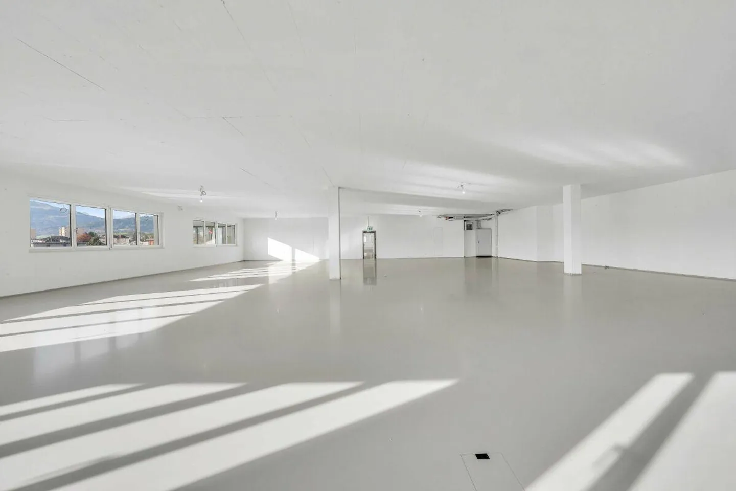 Commercial Space - Photo 3 of 7