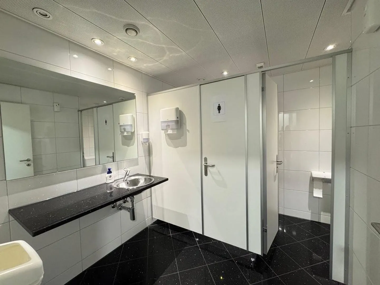 Office space in prime location in the heart of Zurich! - Photo 8 of 9