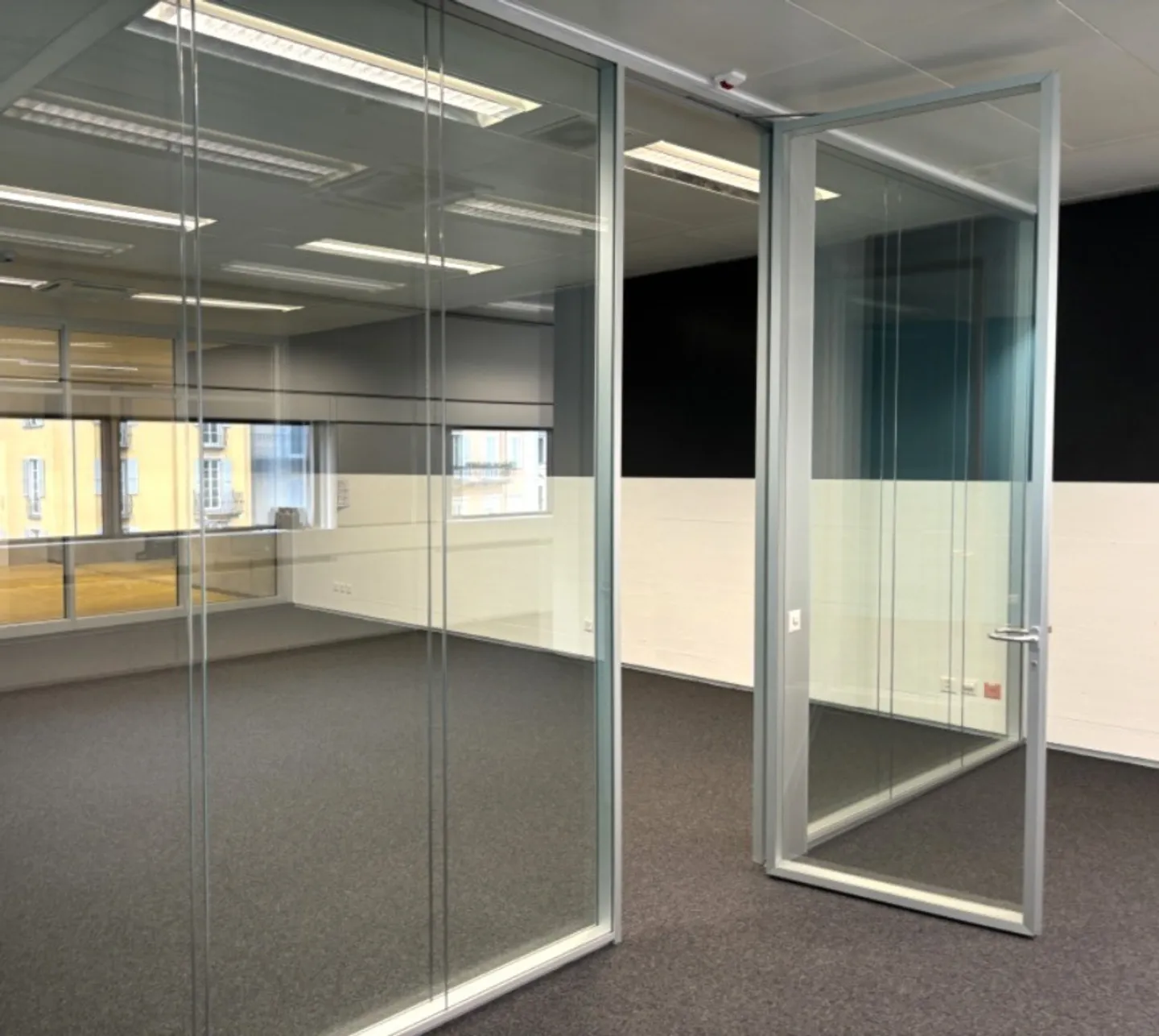 The space suitable for your business - Photo 3 of 5