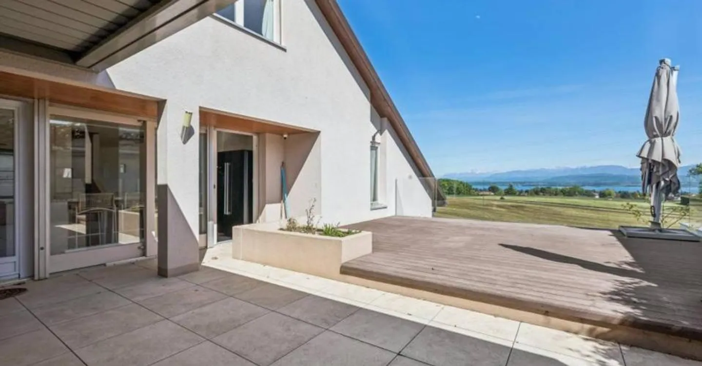 EXKLUSIVITÄT Außergewöhnliche Villa mit Seeblick nur wenige Schritte von der internationalen Schule entfernt - Foto 11 von 13