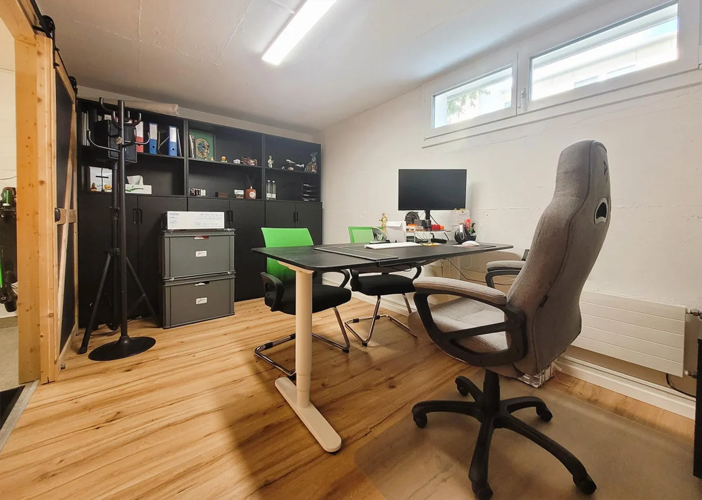 Modern, bright apartment with large hobby room - Photo 11 of 12