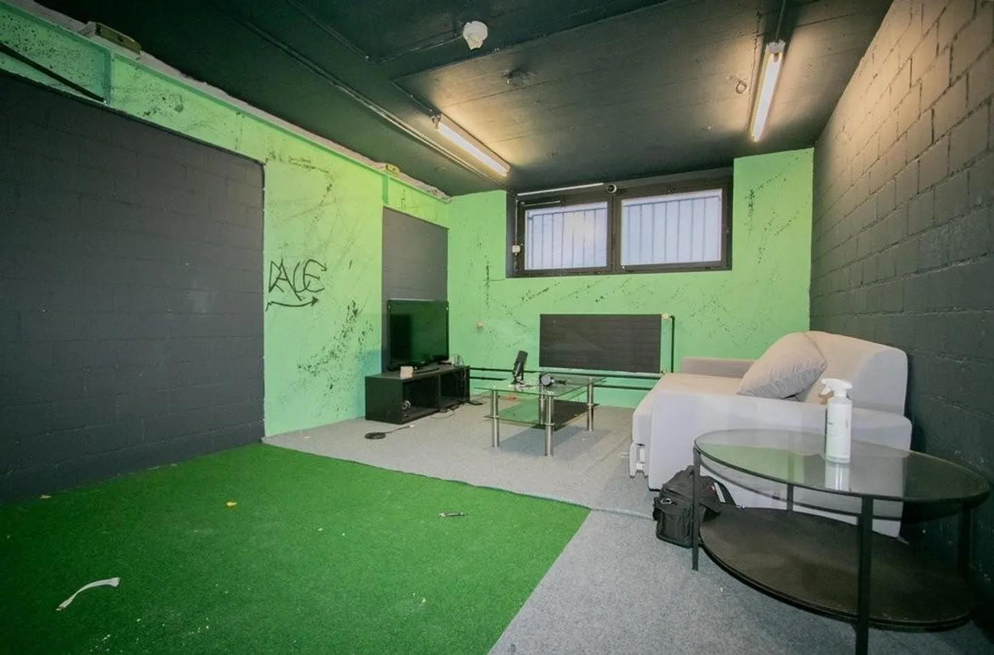 Flexible warehouse or office for rent in St. Gallen East - Photo 3 of 3