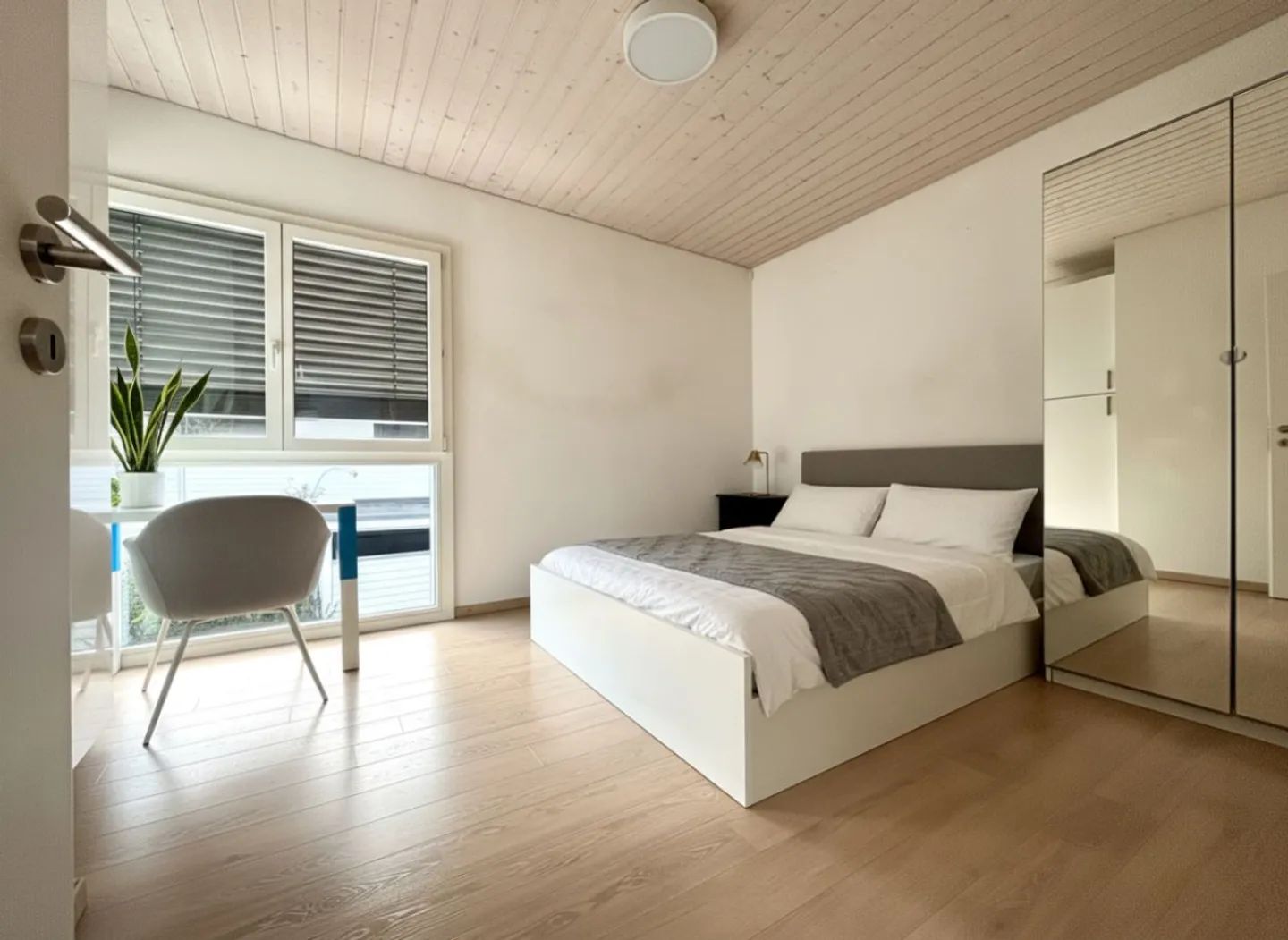 Prachtvolle Familienvilla mit Pool - Foto 12 von 13