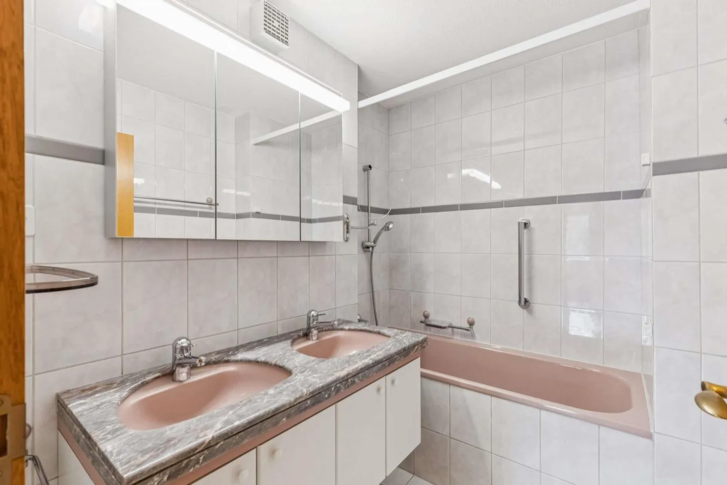 Appartement en copropriété de 4,5 pièces dans un quartier familial - Photo 7 sur 11