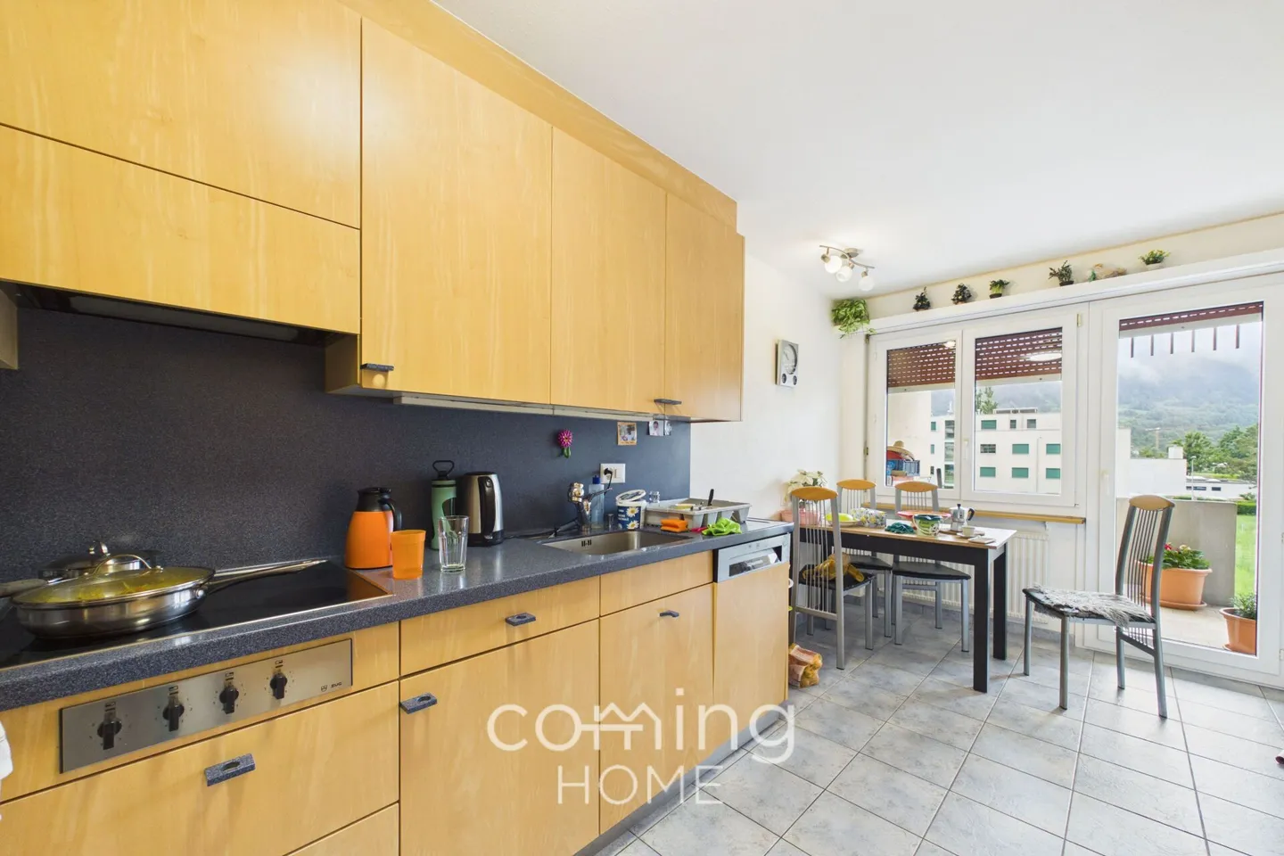 Appartamento ben tenuto di 4,5 locali nel soleggiato centro di Gampel - Foto 3 di 15
