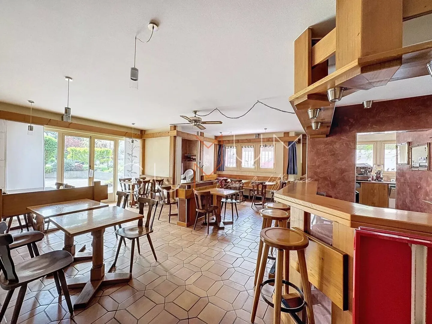 Vissigen Geschäftsräume mit Umwandlungspotenzial in eine Wohnung - Foto 1 von 9