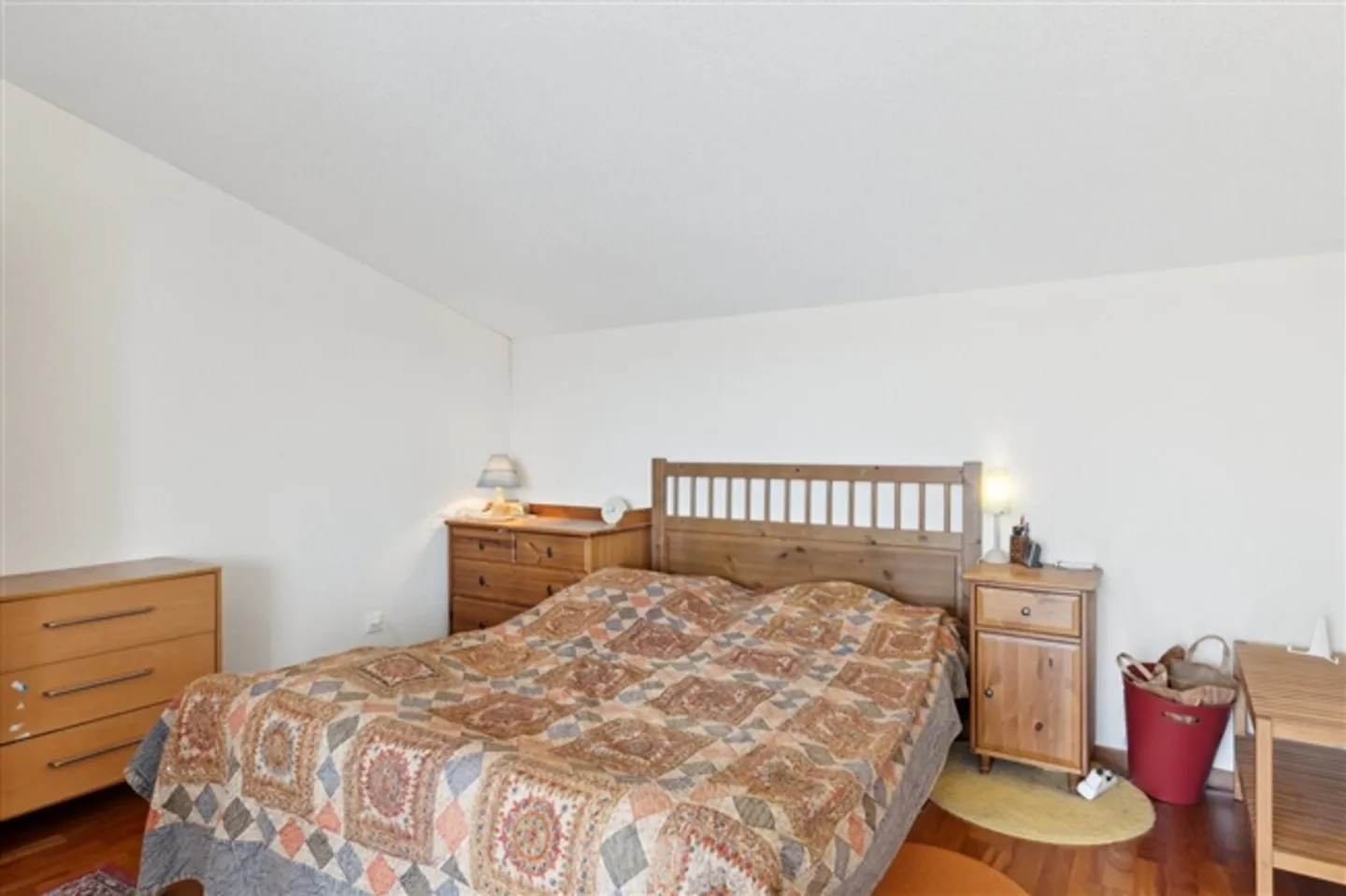 Panorama Perfection 5.5-Room Villa just a stone's throw from the train station - Photo 8 of 12