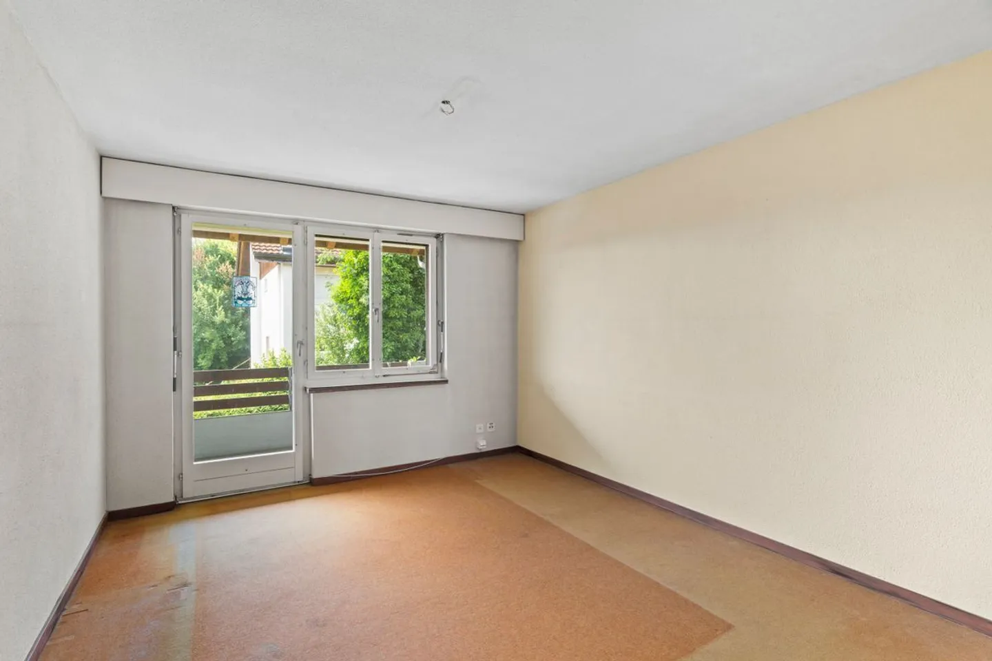 Maison de ville familiale avec deux espaces de jardin et belle vue - Photo 9 sur 13