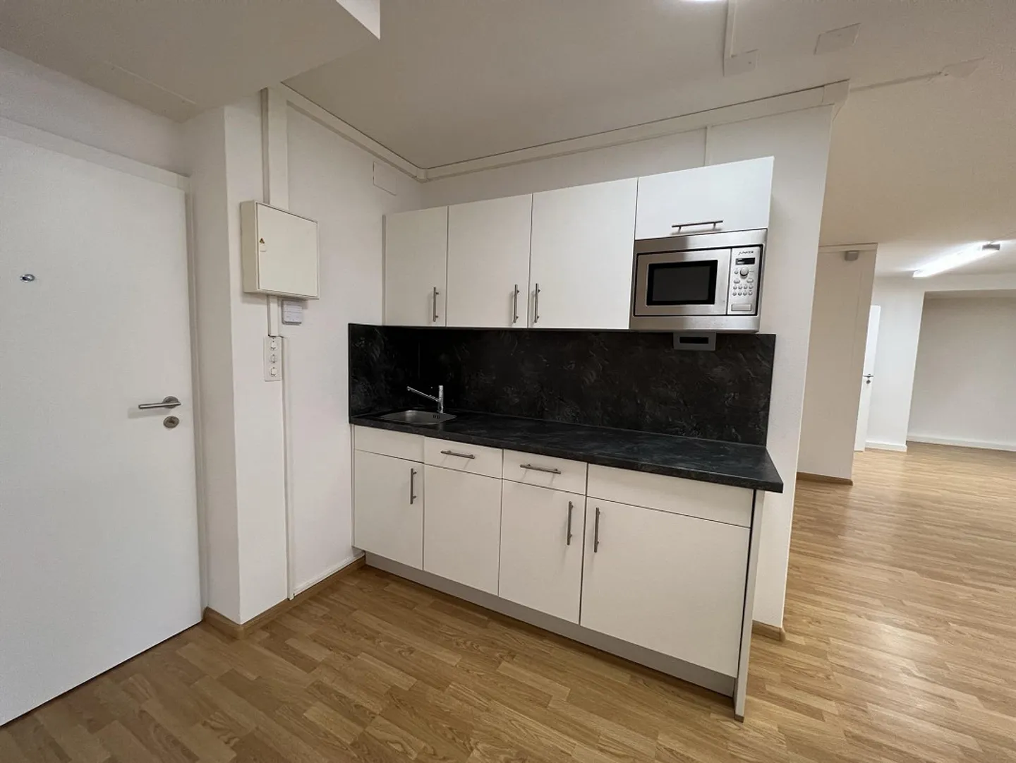 Spazio ufficio 67m² - Foto 3 di 6