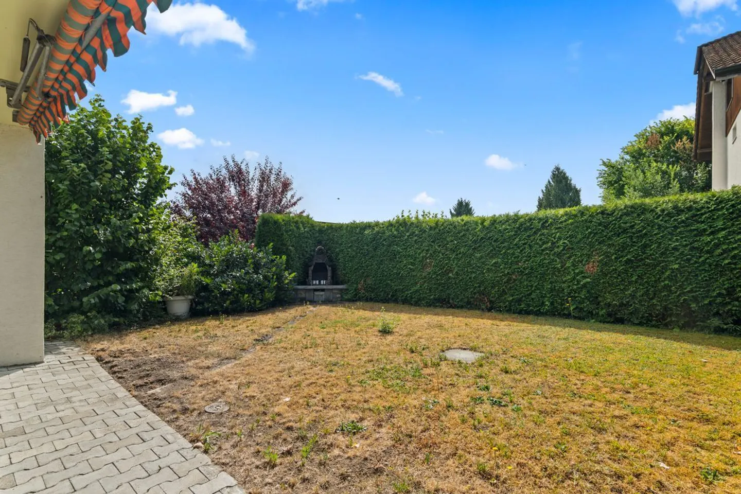 Maison de ville familiale avec deux espaces de jardin et belle vue - Photo 7 sur 13