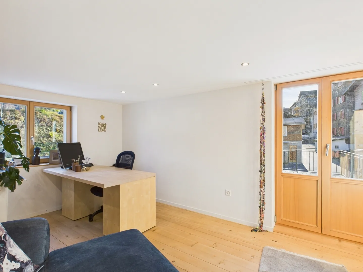 Centrally Located 5.5 Room Single-Family House in Disentis - Primary or Secondary Residence - Photo 10 of 13