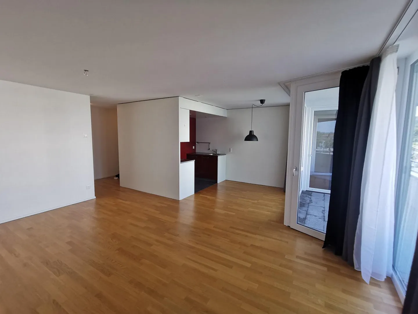 Grosszügige und helle 2.5-Zimmer Wohnung - Photo 2 sur 9