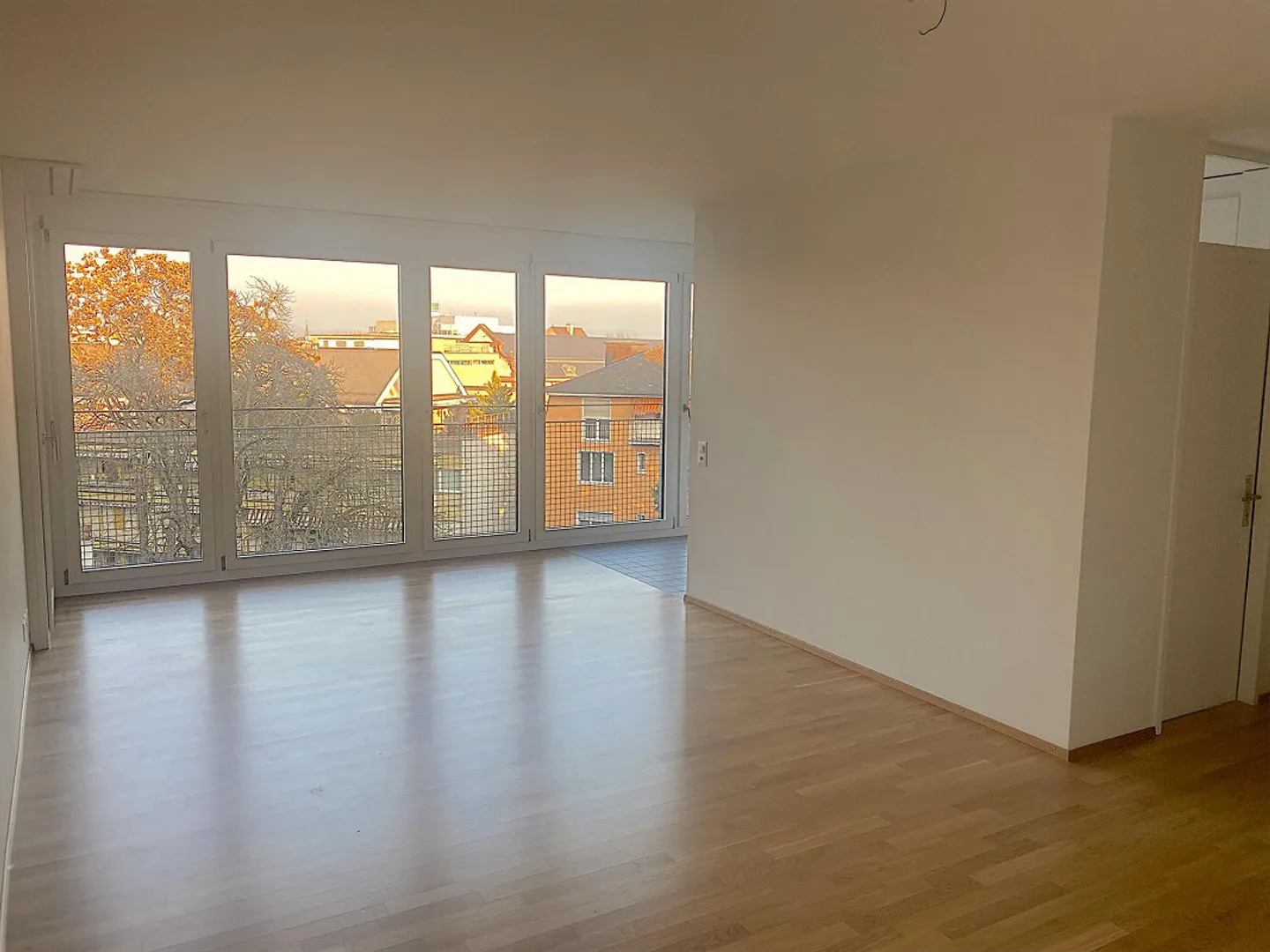 Appartement 2.5 pièces magnifique avec balcon - Photo 3 sur 12