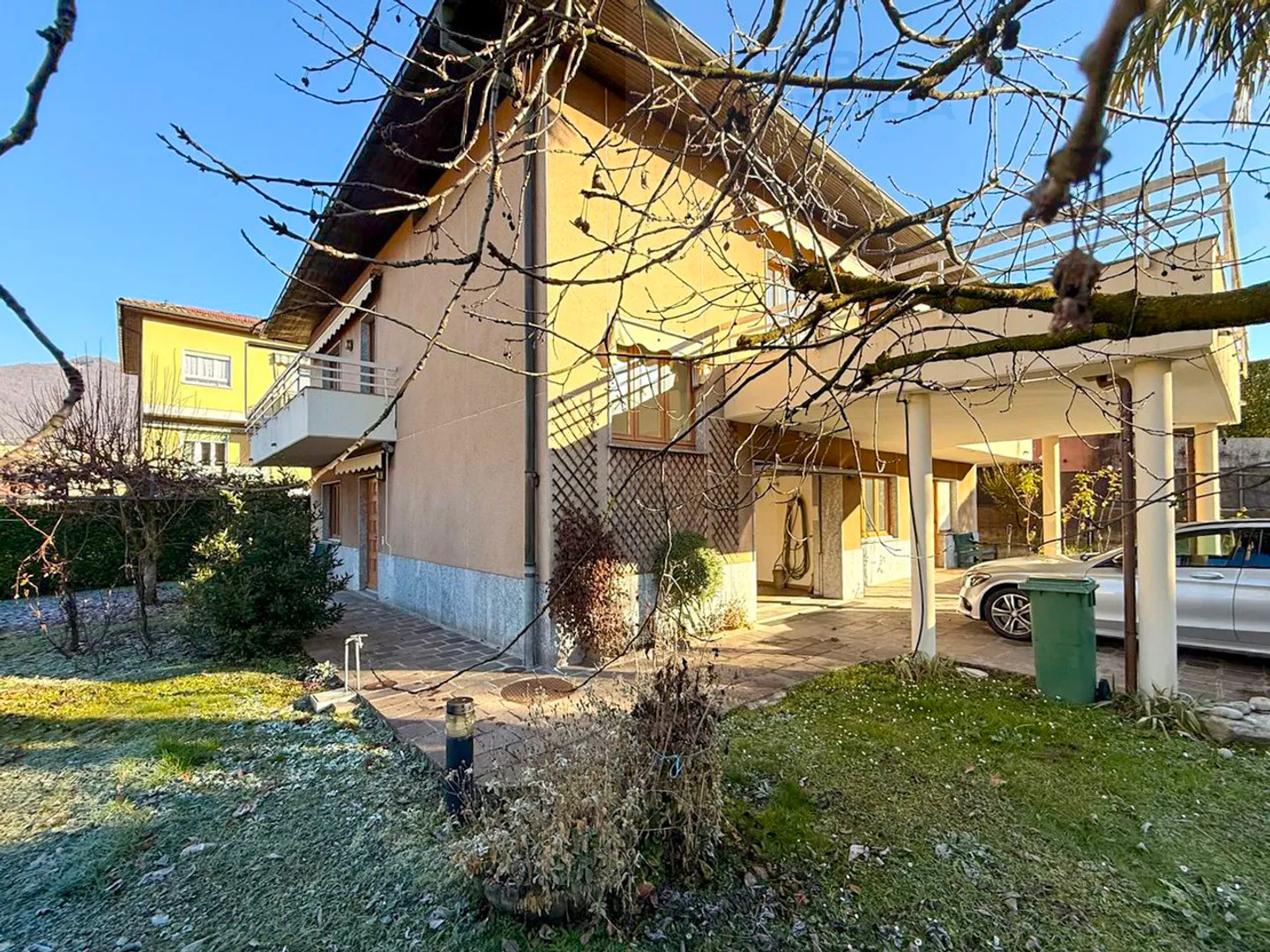 Maison spacieuse avec appartement séparé - Photo 2 sur 12