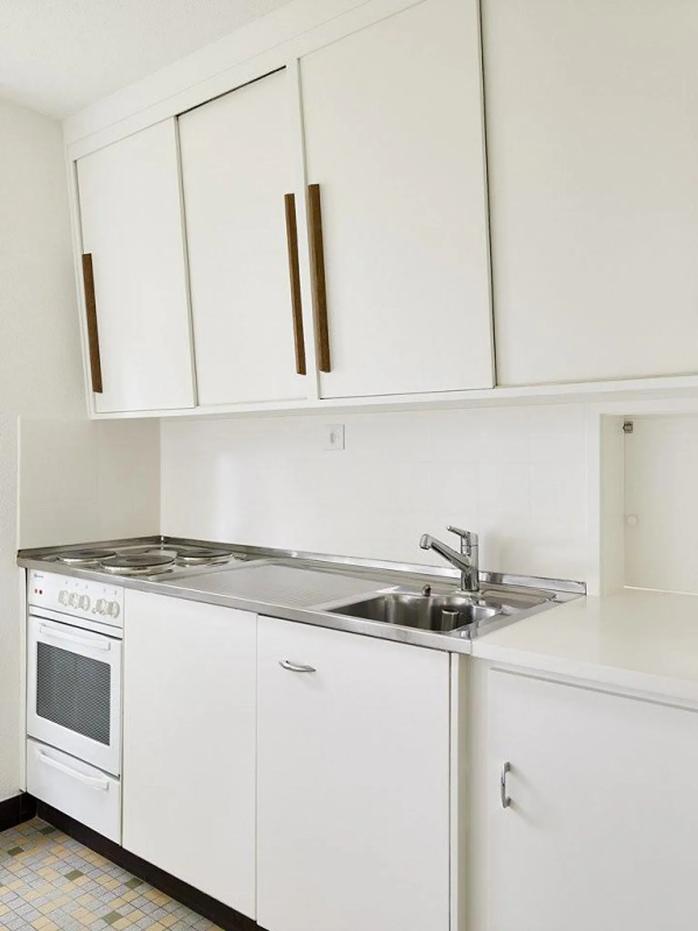 Un sincero appartamento è alla ricerca di un nuovo inquilino - Foto 3 di 9