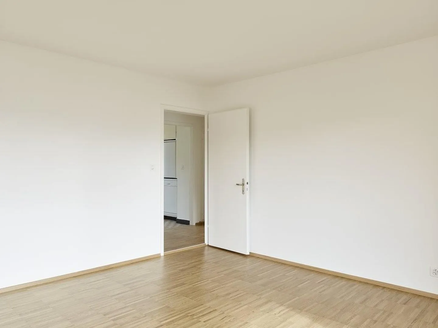 Un sincero appartamento è alla ricerca di un nuovo inquilino - Foto 7 di 9