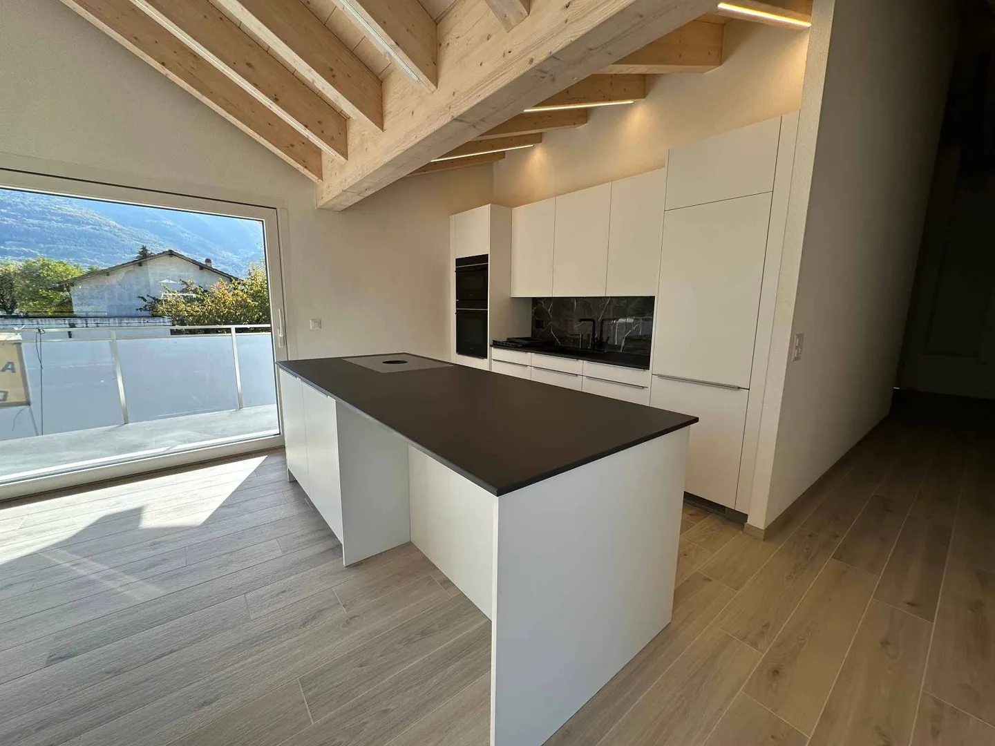 Nuovo appartamento di 4,5 stanze + ufficio - Foto 2 di 13