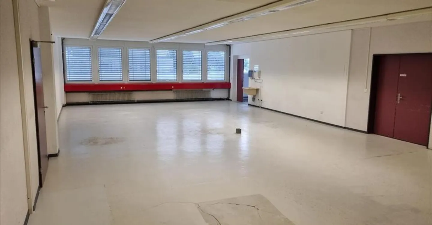 Niederwangen b.Bern, in affitto, 250 m2 di uffici e 230 m2 di magazzini - Foto 7 di 8